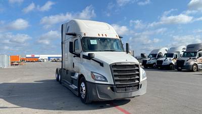 Freightliner Cascadia - 72" Raised Roof Double Bunk Sleeper, Detroit, Automatic, Battery Powered HVAC with Optimized Idle, MirrorEye Equipped