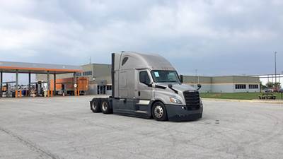 Freightliner Cascadia - 72" Raised Roof Double Bunk Sleeper, Detroit, Automatic, Battery Powered HVAC with Optimized Idle