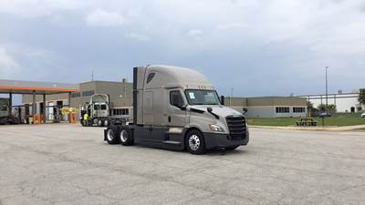 Freightliner Cascadia - 72" Raised Roof Double Bunk Sleeper, Detroit, Automatic, Battery Powered HVAC with Optimized Idle