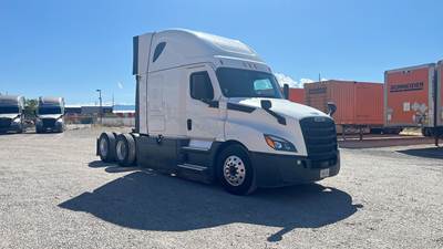 Freightliner Cascadia - 72" Raised Roof Double Bunk Sleeper, Detroit, Automatic, Battery Powered HVAC with Optimized Idle