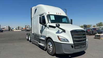 Freightliner Cascadia - 72" Raised Roof Double Bunk Sleeper, Detroit, Automatic, Battery Powered HVAC with Optimized Idle