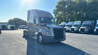 Freightliner Cascadia - 72" Raised Roof Double Bunk Sleeper, Detroit, Automatic, Battery Powered HVAC with Optimized Idle