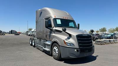 Freightliner Cascadia - 72" Raised Roof Double Bunk Sleeper, Detroit, Automatic, Battery Powered HVAC with Optimized Idle