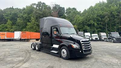 Freightliner Cascadia - 72" Raised Roof Double Bunk Sleeper w/ Lounge, Detroit, Automatic, Battery Powered HVAC with Optimized Idle