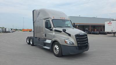 Freightliner Cascadia - 72" Raised Roof Double Bunk Sleeper, Detroit, Automatic, Optimized Idle