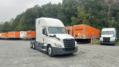 Freightliner Cascadia - 72" Raised Roof Double Bunk Sleeper, Detroit, Automatic, Battery Powered HVAC with Optimized Idle