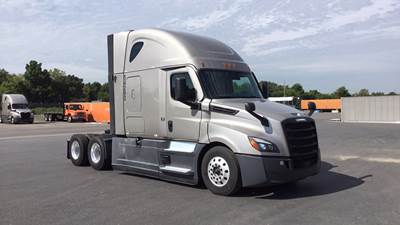 Freightliner Cascadia - 72" Raised Roof Double Bunk Sleeper, Detroit, Automatic, Battery Powered HVAC with Optimized Idle