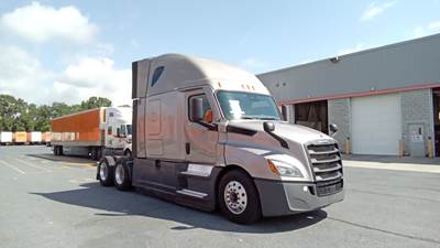 Freightliner Cascadia - 72" Raised Roof Double Bunk Sleeper, Detroit, Automatic, Battery Powered HVAC with Optimized Idle