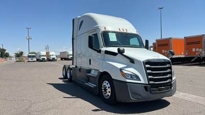 Freightliner Cascadia - 72" Raised Roof Double Bunk Sleeper, Detroit, Automatic, Battery Powered HVAC with Optimized Idle
