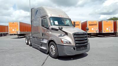 Freightliner Cascadia - 72" Raised Roof Double Bunk Sleeper, Detroit, Automatic, Optimized Idle