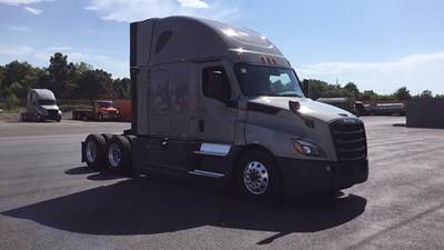 Freightliner Cascadia - 72" Raised Roof Double Bunk Sleeper, Detroit, Automatic, Battery Powered HVAC with Optimized Idle