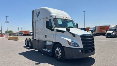 Freightliner Cascadia - 72" Raised Roof Double Bunk Sleeper, Detroit, Automatic, Battery Powered HVAC with Optimized Idle