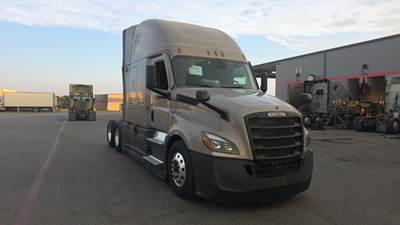 Freightliner Cascadia - 72" Raised Roof Double Bunk Sleeper, Detroit, Automatic, Battery Powered HVAC with Optimized Idle