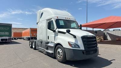 Freightliner Cascadia - 72" Raised Roof Double Bunk Sleeper, Detroit, Automatic, Battery Powered HVAC with Optimized Idle