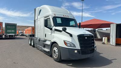 Freightliner Cascadia - 72" Raised Roof Double Bunk Sleeper, Detroit, Automatic, Battery Powered HVAC with Optimized Idle