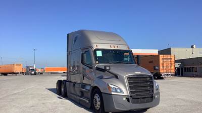 Freightliner Cascadia - 72" Raised Roof Double Bunk Sleeper, Detroit, Automatic, Battery Powered HVAC with Optimized Idle