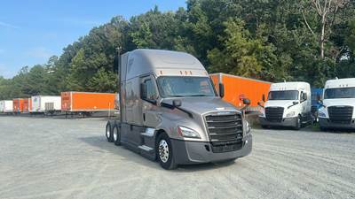 Freightliner Cascadia - 72" Raised Roof Double Bunk Sleeper, Detroit, Automatic, Battery Powered HVAC with Optimized Idle