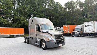 Freightliner Cascadia - 72" Raised Roof Double Bunk Sleeper, Detroit, Automatic, Battery Powered HVAC with Optimized Idle