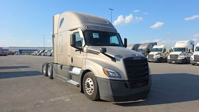Freightliner Cascadia - 72" Raised Roof Double Bunk Sleeper, Detroit, Automatic, Battery Powered HVAC with Optimized Idle
