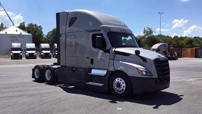 Freightliner Cascadia - 72" Raised Roof Double Bunk Sleeper, Detroit, Automatic, Battery Powered HVAC with Optimized Idle