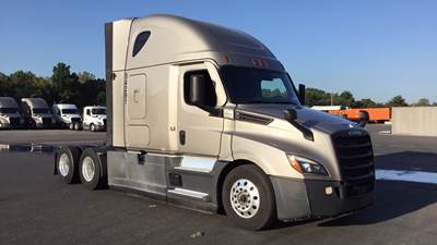Freightliner Cascadia - 72" Raised Roof Double Bunk Sleeper, Detroit, Automatic, Battery Powered HVAC with Optimized Idle