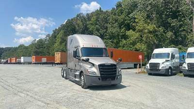 Freightliner Cascadia - 72" Raised Roof Double Bunk Sleeper, Detroit, Automatic, Battery Powered HVAC with Optimized Idle