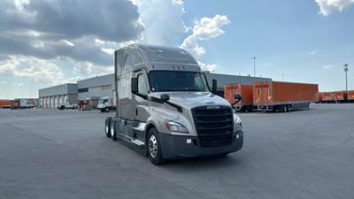Freightliner Cascadia - 72" Raised Roof Double Bunk Sleeper, Detroit, Automatic, Battery Powered HVAC with Optimized Idle