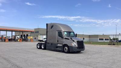 Freightliner Cascadia - 72" Raised Roof Double Bunk Sleeper, Detroit, Automatic, Battery Powered HVAC with Optimized Idle