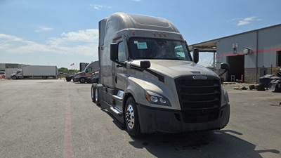 2023 Freightliner Cascadia - 72" Raised Roof Double Bunk Sleeper, Detroit, Automatic, Battery Powered HVAC with Optimized Idle