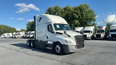 2023 Freightliner Cascadia - 72" Raised Roof Double Bunk Sleeper, Detroit, Automatic, Battery Powered HVAC with Optimized Idle