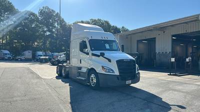 2022 Freightliner Cascadia Sleeper Semi Truck - 48" Extra-Tall Roof, Detroit, Automatic, Optimized Idle
