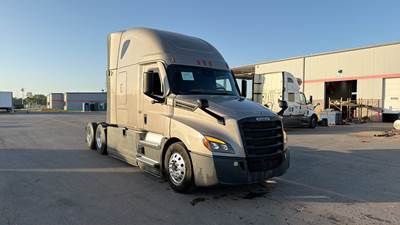 Freightliner Cascadia - 72" Raised Roof Double Bunk Sleeper, Detroit, Automatic, Battery Powered HVAC with Optimized Idle