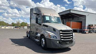 Freightliner Cascadia - 72" Raised Roof Double Bunk Sleeper, Detroit, Automatic, Optimized Idle, MirrorEye Equipped