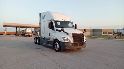 Freightliner Cascadia - 72" Raised Roof Double Bunk Sleeper, Detroit, Automatic, Battery Powered HVAC with Optimized Idle