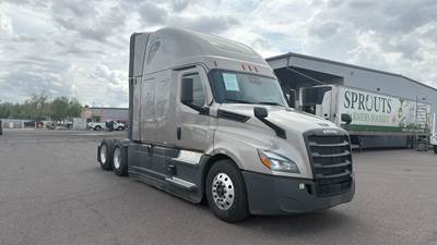 Freightliner Cascadia - 72" Raised Roof Double Bunk Sleeper, Detroit, Automatic, Optimized Idle