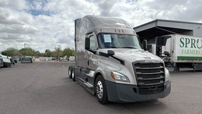Freightliner Cascadia - 72" Raised Roof Double Bunk Sleeper, Detroit, Automatic, Optimized Idle