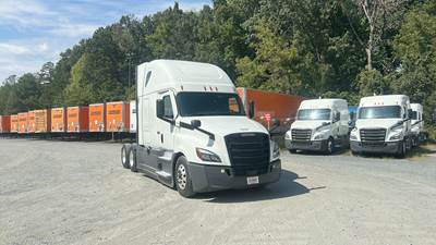 Freightliner Cascadia - 72" Raised Roof Double Bunk Sleeper, Detroit, Automatic, Battery Powered HVAC with Optimized Idle
