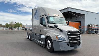 Freightliner Cascadia - 72" Raised Roof Double Bunk Sleeper, Detroit, Automatic, Battery Powered HVAC with Optimized Idle