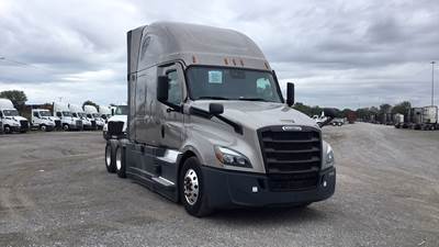 Freightliner Cascadia - 72" Raised Roof Double Bunk Sleeper, Detroit, Automatic, Battery Powered HVAC with Optimized Idle