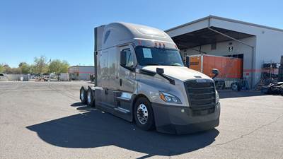 Freightliner Cascadia - 72" Raised Roof Double Bunk Sleeper, Detroit, Automatic, Battery Powered HVAC with Optimized Idle