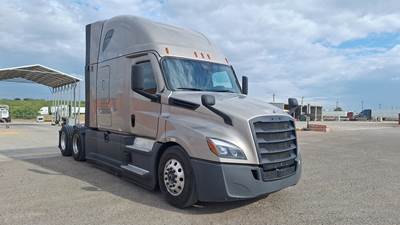 Freightliner Cascadia - 72" Raised Roof Double Bunk Sleeper, Detroit, Automatic, Battery Powered HVAC with Optimized Idle