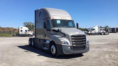 Freightliner Cascadia - 72" Raised Roof Double Bunk Sleeper, Detroit, Automatic, Battery Powered HVAC with Optimized Idle
