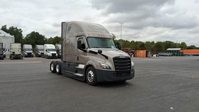 Freightliner Cascadia - 72" Raised Roof Double Bunk Sleeper, Detroit, Automatic, Optimized Idle