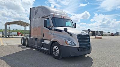 Freightliner Cascadia - 72" Raised Roof Double Bunk Sleeper, Detroit, Automatic, Battery Powered HVAC with Optimized Idle