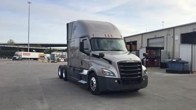 Freightliner Cascadia - 72" Raised Roof Double Bunk Sleeper, Detroit, Automatic, Battery Powered HVAC with Optimized Idle