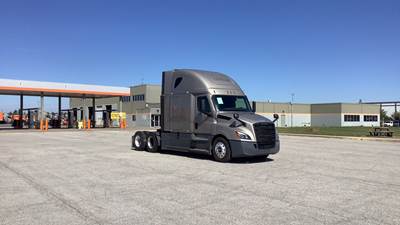 Freightliner Cascadia - 72" Raised Roof Double Bunk Sleeper, Detroit, Automatic, Battery Powered HVAC with Optimized Idle