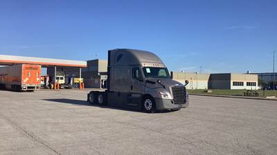 Freightliner Cascadia - 72" Raised Roof Double Bunk Sleeper, Detroit, Automatic, Battery Powered HVAC with Optimized Idle