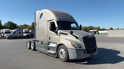 Freightliner Cascadia - 72" Raised Roof Double Bunk Sleeper, Detroit, Automatic, Battery Powered HVAC with Optimized Idle