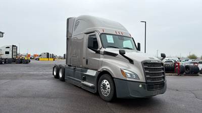 Freightliner Cascadia - 72" Raised Roof Double Bunk Sleeper, Detroit, Automatic, Optimized Idle