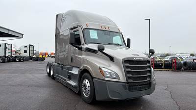 Freightliner Cascadia - 72" Raised Roof Double Bunk Sleeper, Detroit, Automatic, Optimized Idle